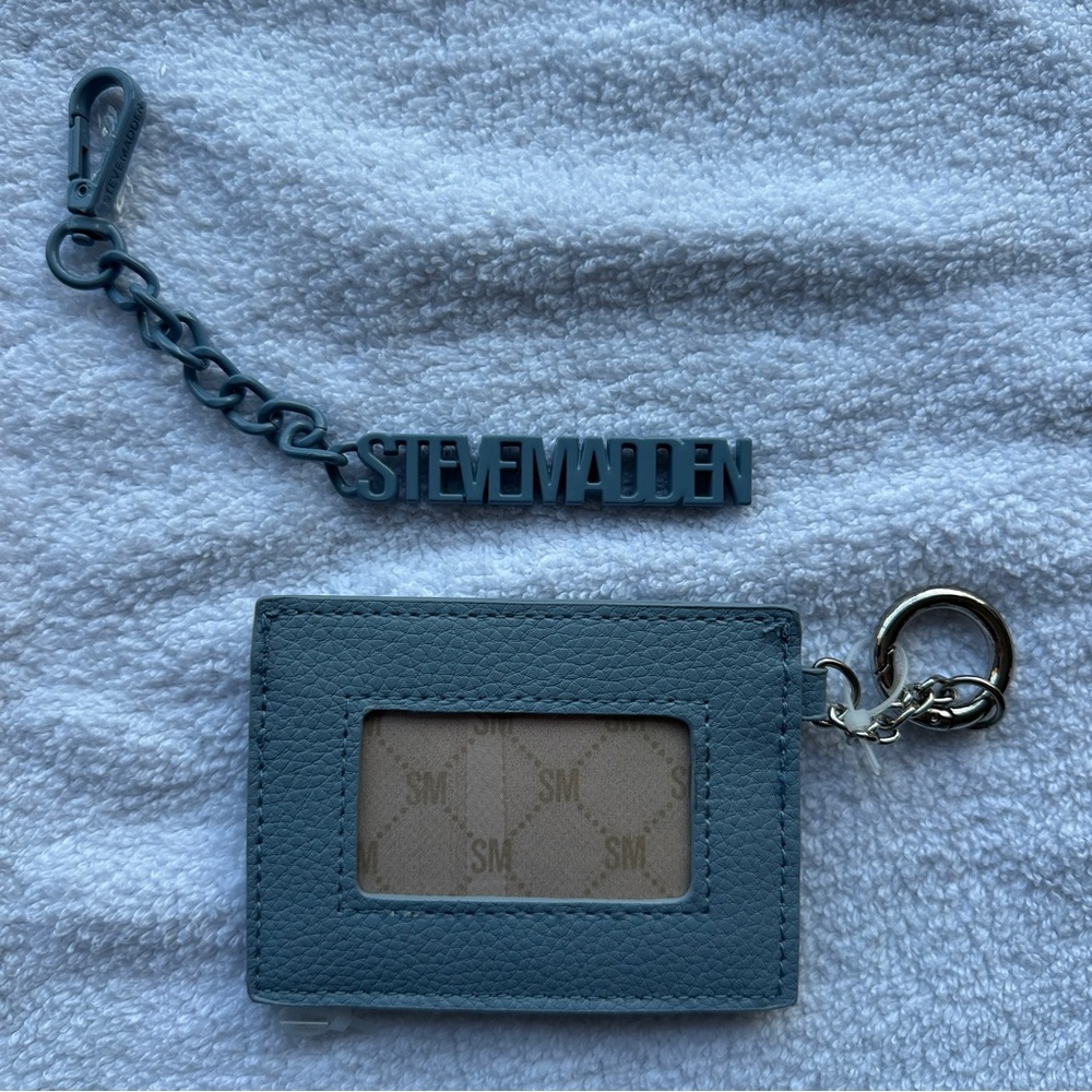 NWT Key Card Holder & Keychain - 2 Piece Set - Picture 2 of 2